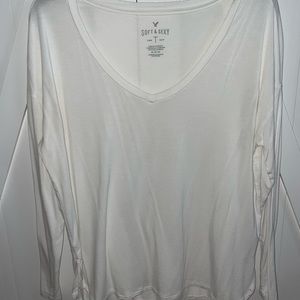 Plain white long sleeve American eagle soft and sexy shirt !